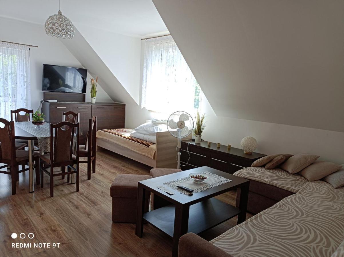 Dom Wakacyjny Gajowka Z Ogrodem Rzyki Exteriér fotografie