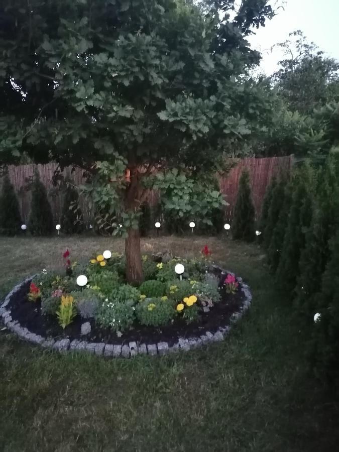 Dom Wakacyjny Gajowka Z Ogrodem Rzyki Exteriér fotografie